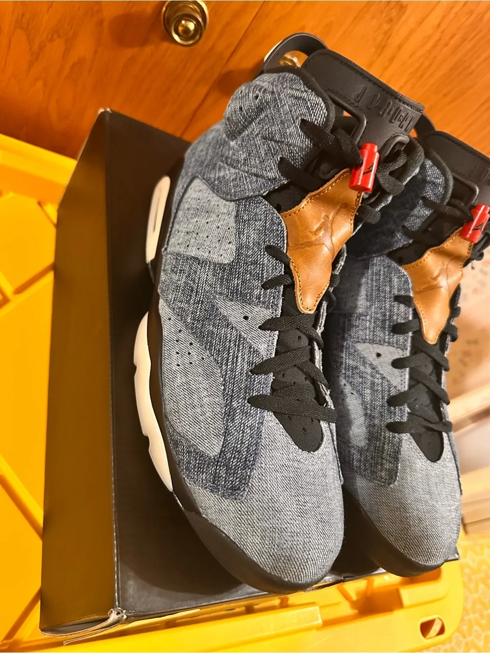 Nike Air Jordan 6 VI Retro 